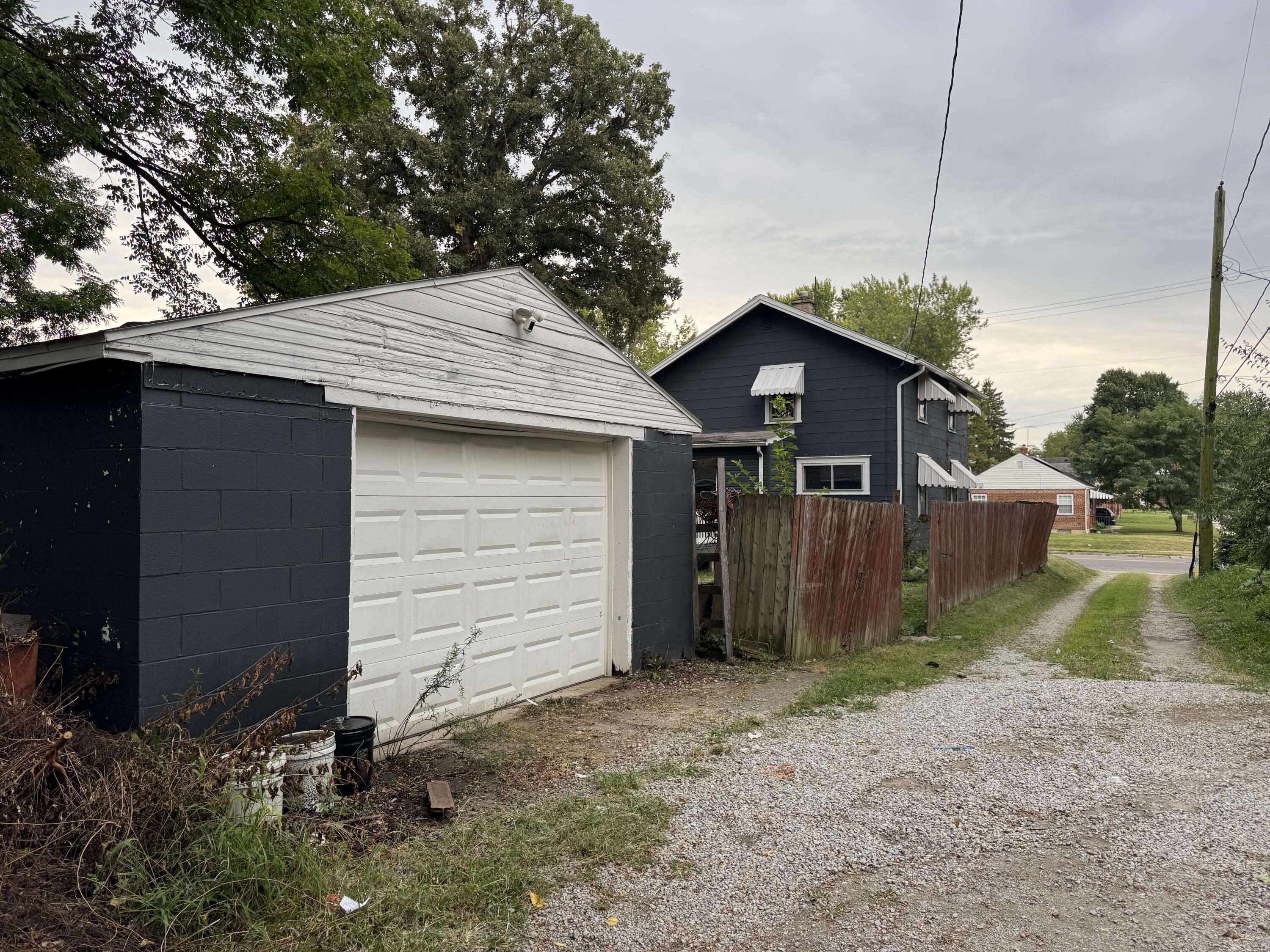 2422 Lexington Avenue, Springfield, Ohio 45505