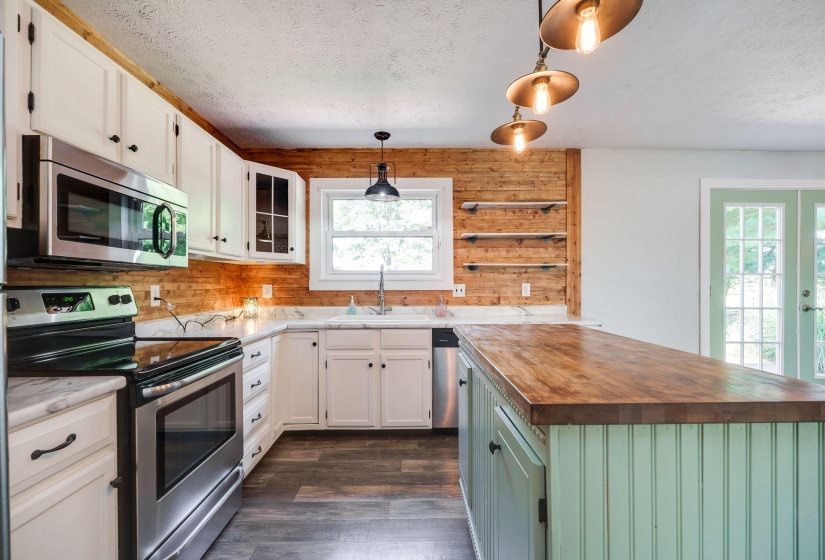23-web-or-mls-4960-e-county-line-rd