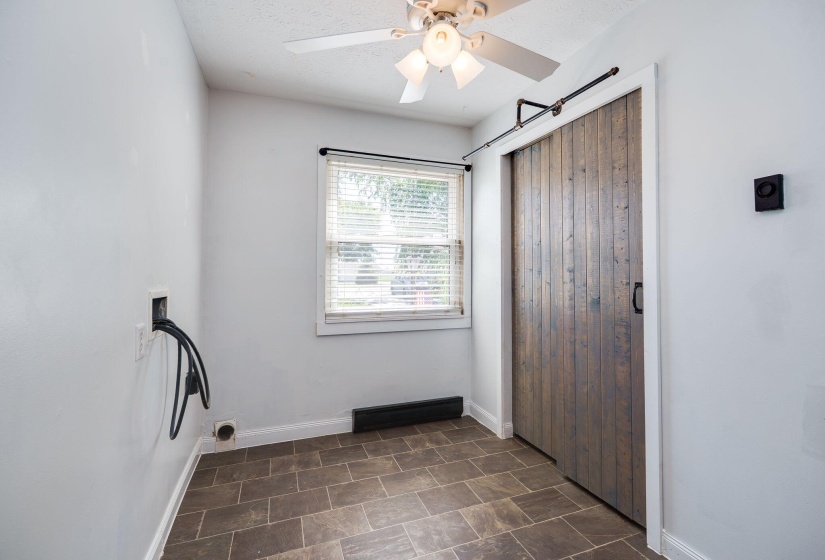 32-web-or-mls-4960-e-county-line-rd