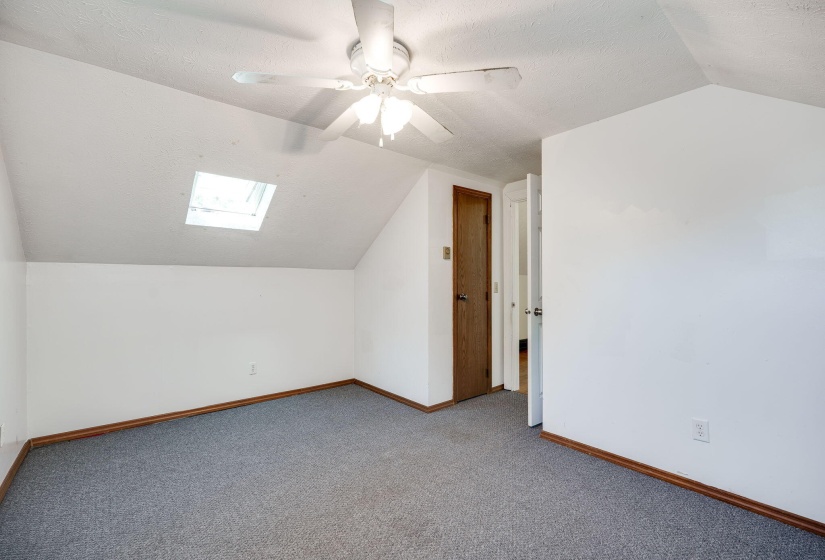 40-web-or-mls-4960-e-county-line-rd
