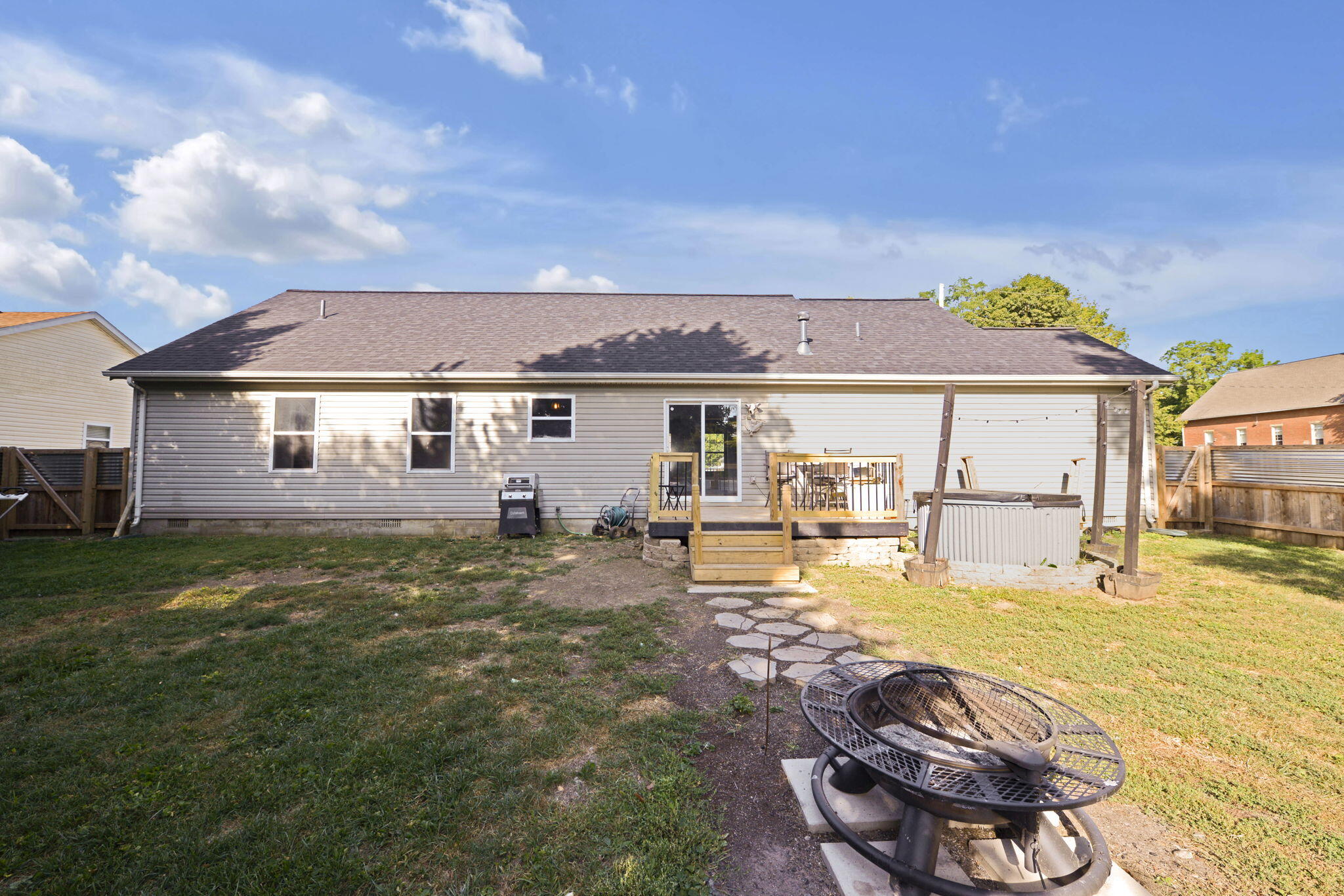 328 Lincoln Place, North Lewisburg, Ohio 43060
