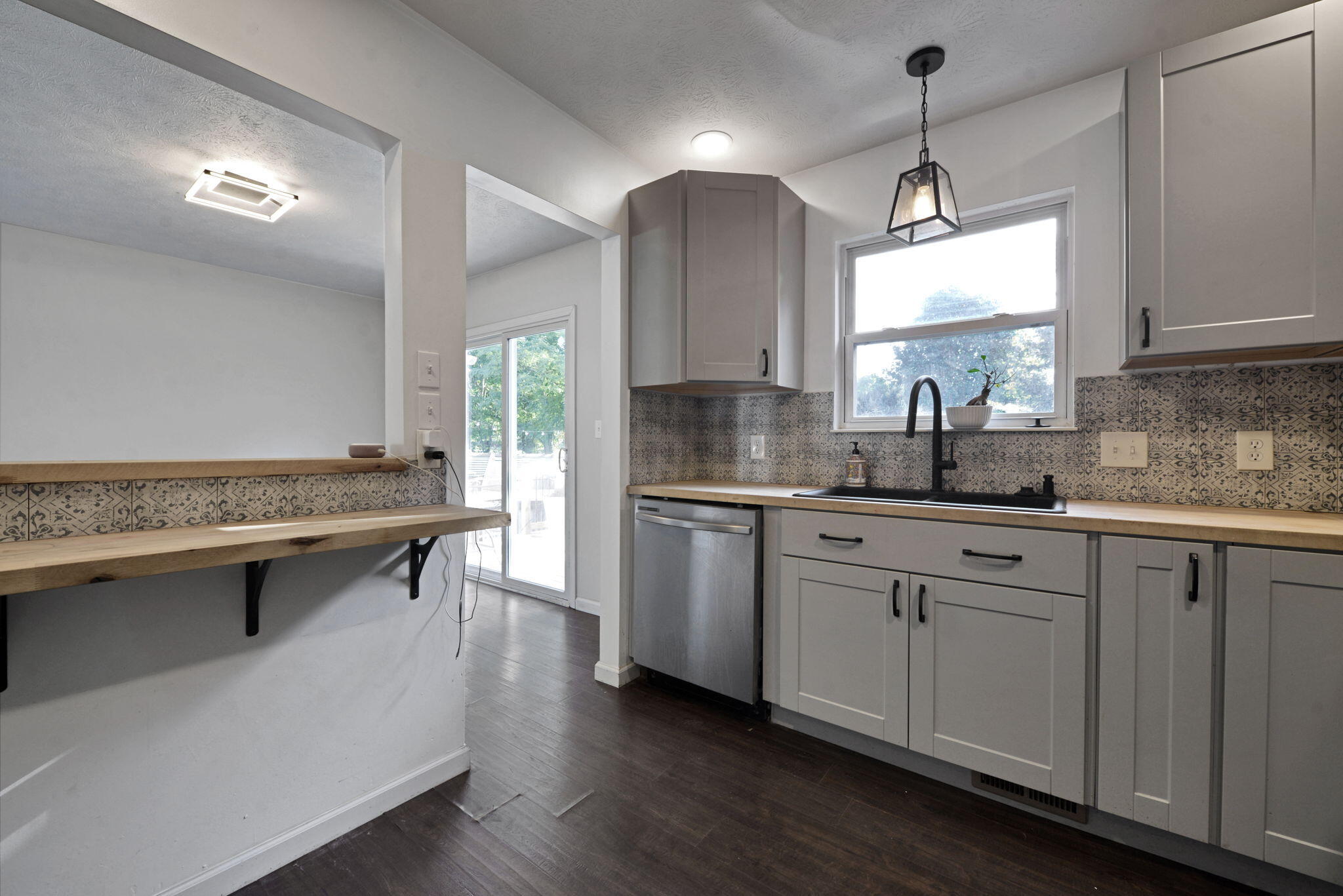 328 Lincoln Place, North Lewisburg, Ohio 43060