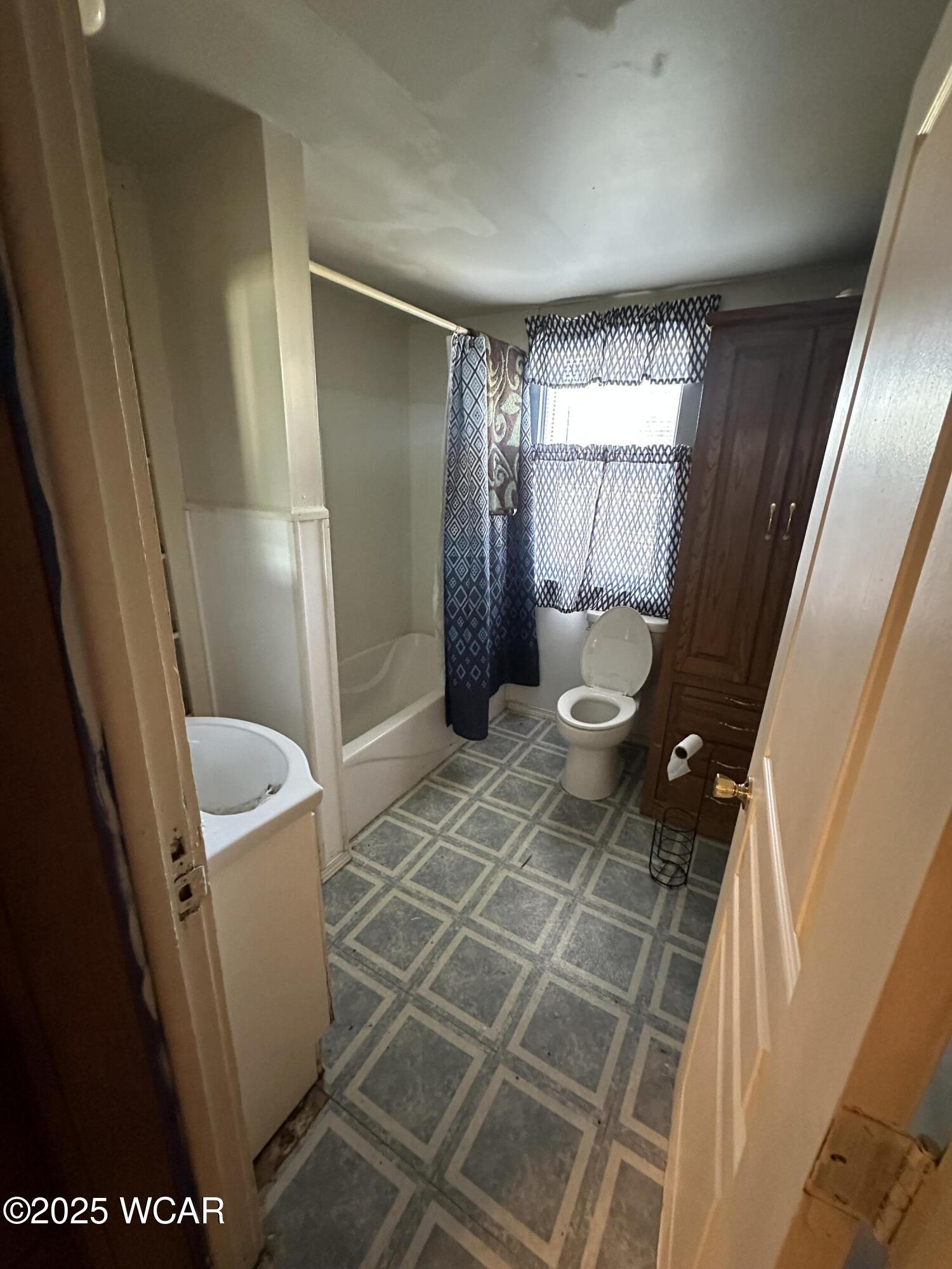 200 Sprague Street, Willshire, Ohio