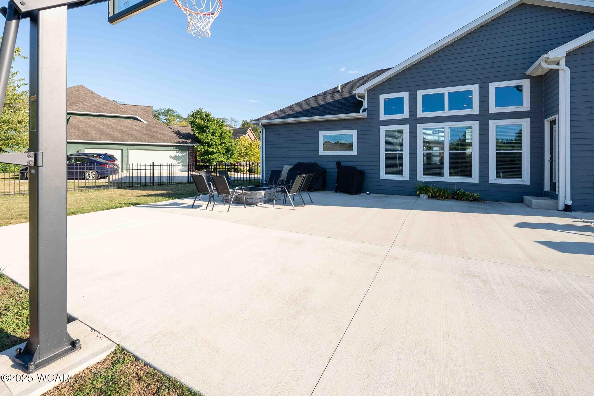 349 Sycamore Court, Bluffton, Ohio