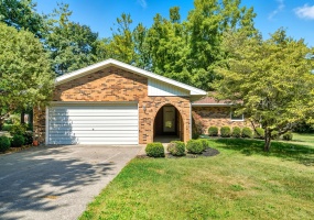 203 Boone Drive, Troy, Ohio 45373, 3 Bedrooms Bedrooms, ,2 BathroomsBathrooms,Residential,For Sale,Boone,1041263