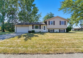 716 Gateshead Road, Troy, Ohio 45373, 4 Bedrooms Bedrooms, ,2 BathroomsBathrooms,Residential,For Sale,Gateshead,1041278