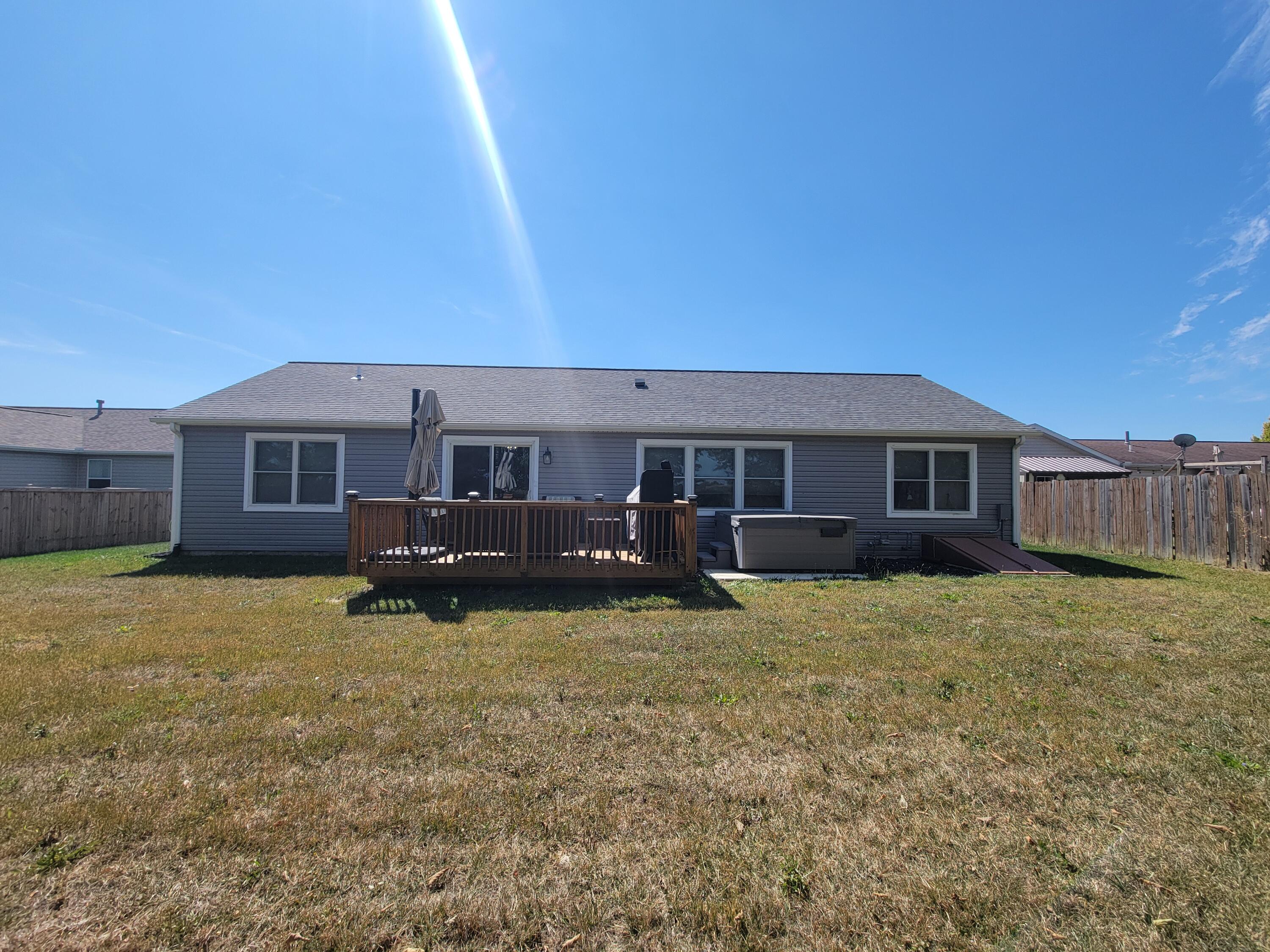 112 Dublin Lane, Saint Paris, Ohio 43072