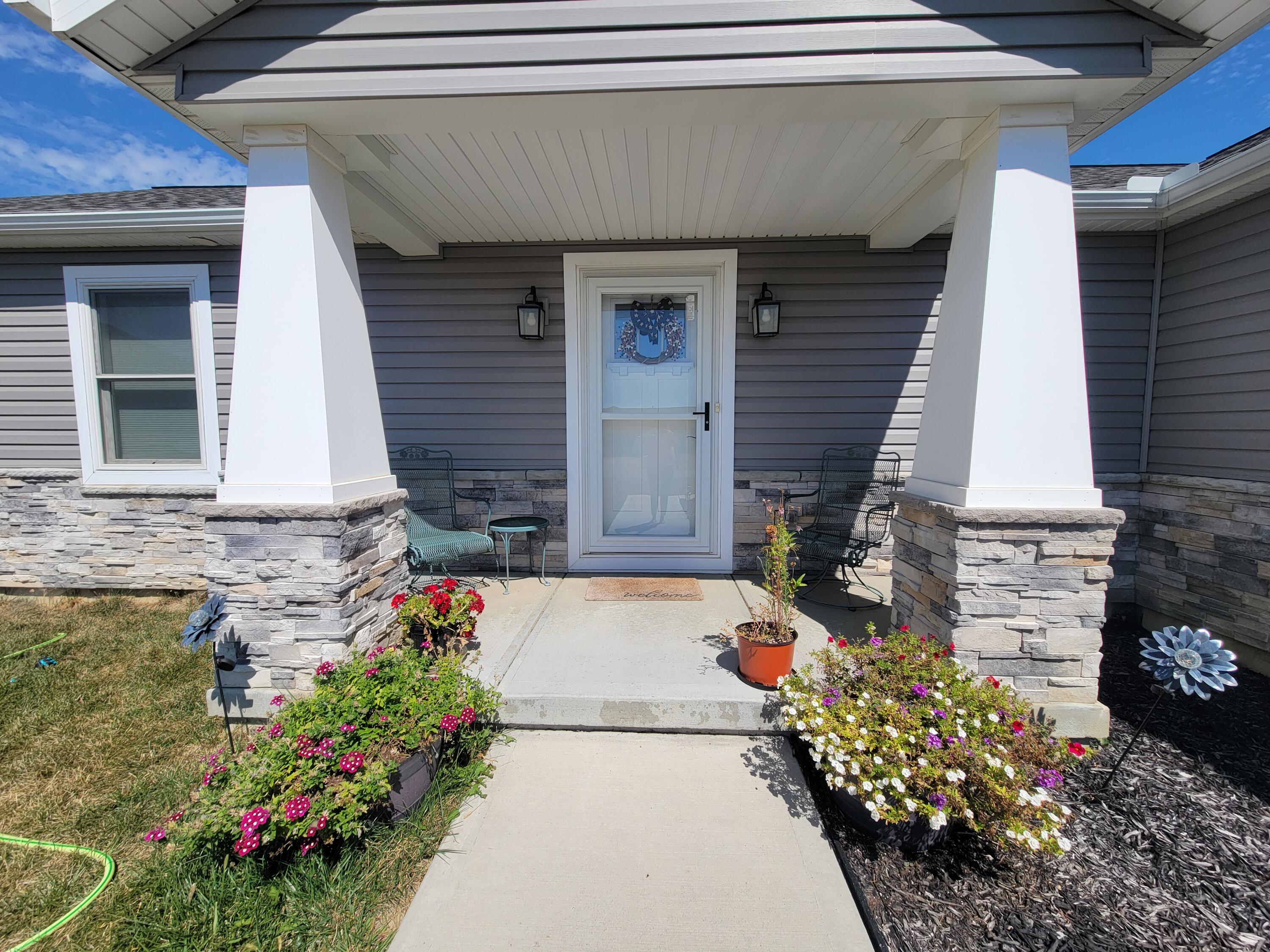 112 Dublin Lane, Saint Paris, Ohio 43072