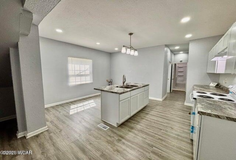 521 Wayne Street, Lima, Ohio, 2 Bedrooms Bedrooms, ,1 BathroomBathrooms,Residential Lease,For Rent,Wayne,308208