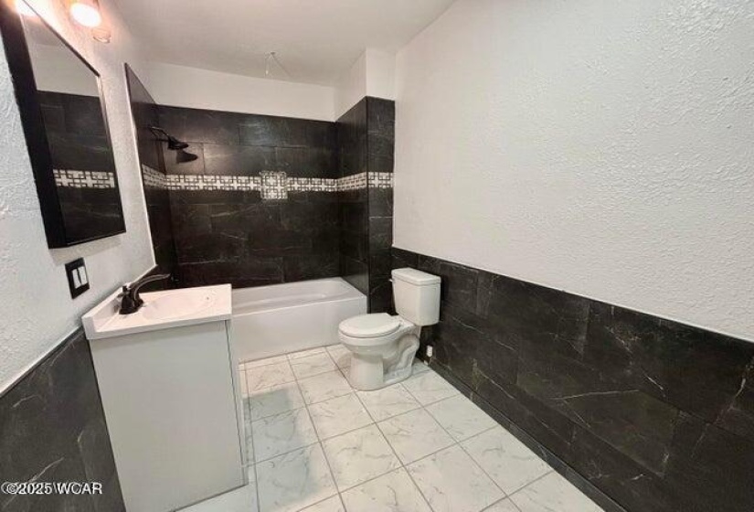 521 1/2 Wayne Street, Lima, Ohio, 2 Bedrooms Bedrooms, ,1 BathroomBathrooms,Residential Lease,For Rent,Wayne,308210
