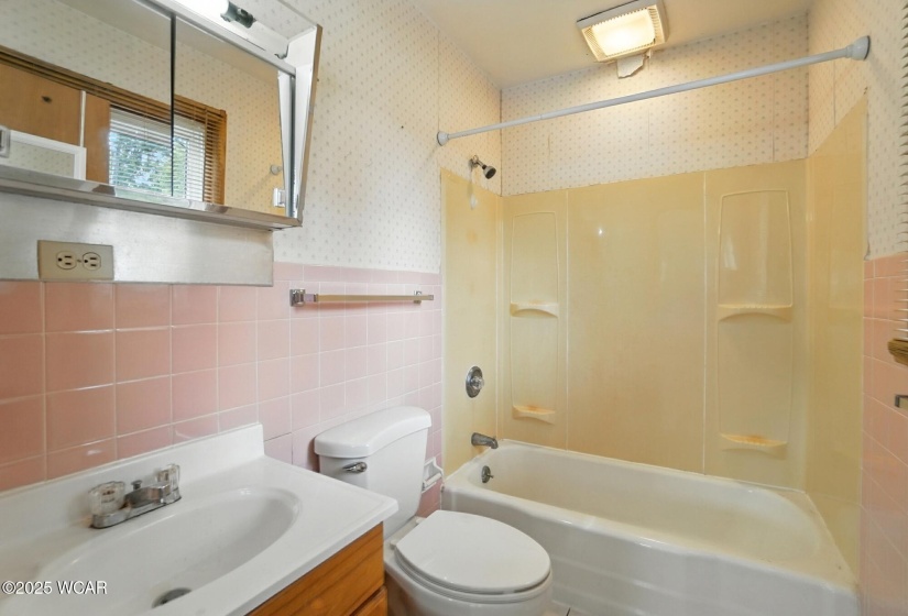 524 Collins Avenue, Lima, Ohio, 4 Bedrooms Bedrooms, ,2 BathroomsBathrooms,Residential,For Sale,Collins,308164