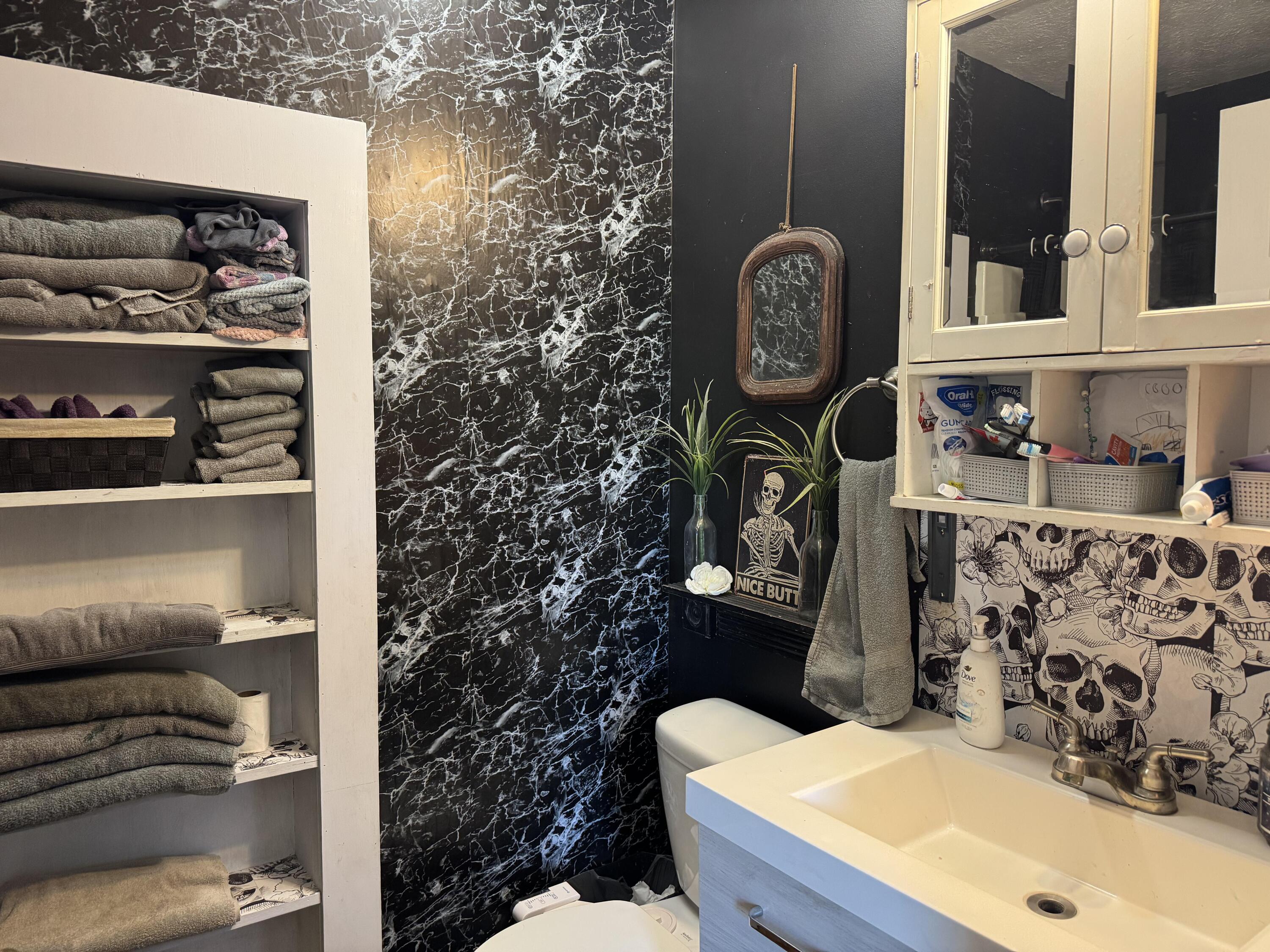 10423 Columbus Street, Middleburg, Ohio 43336