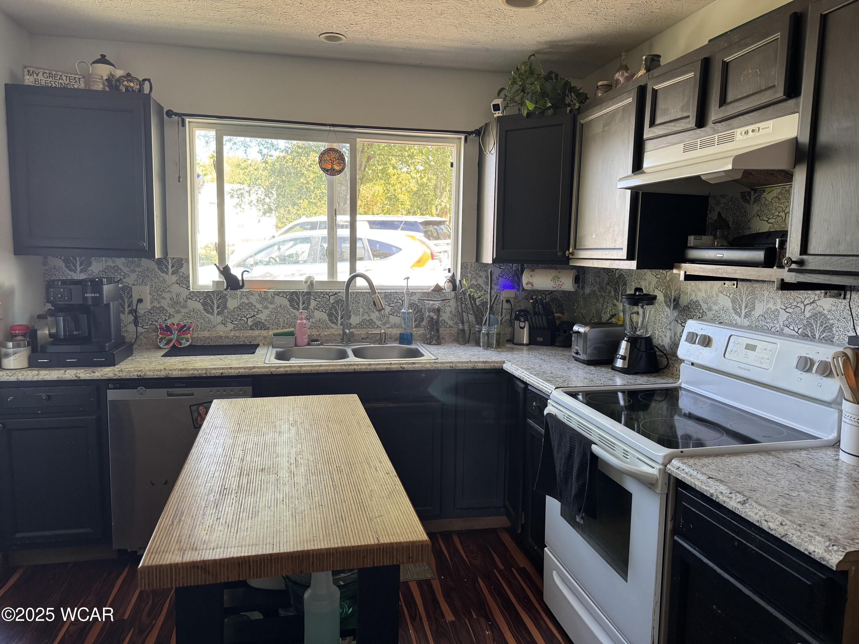 10423 Columbus Street, Middleburg, Ohio