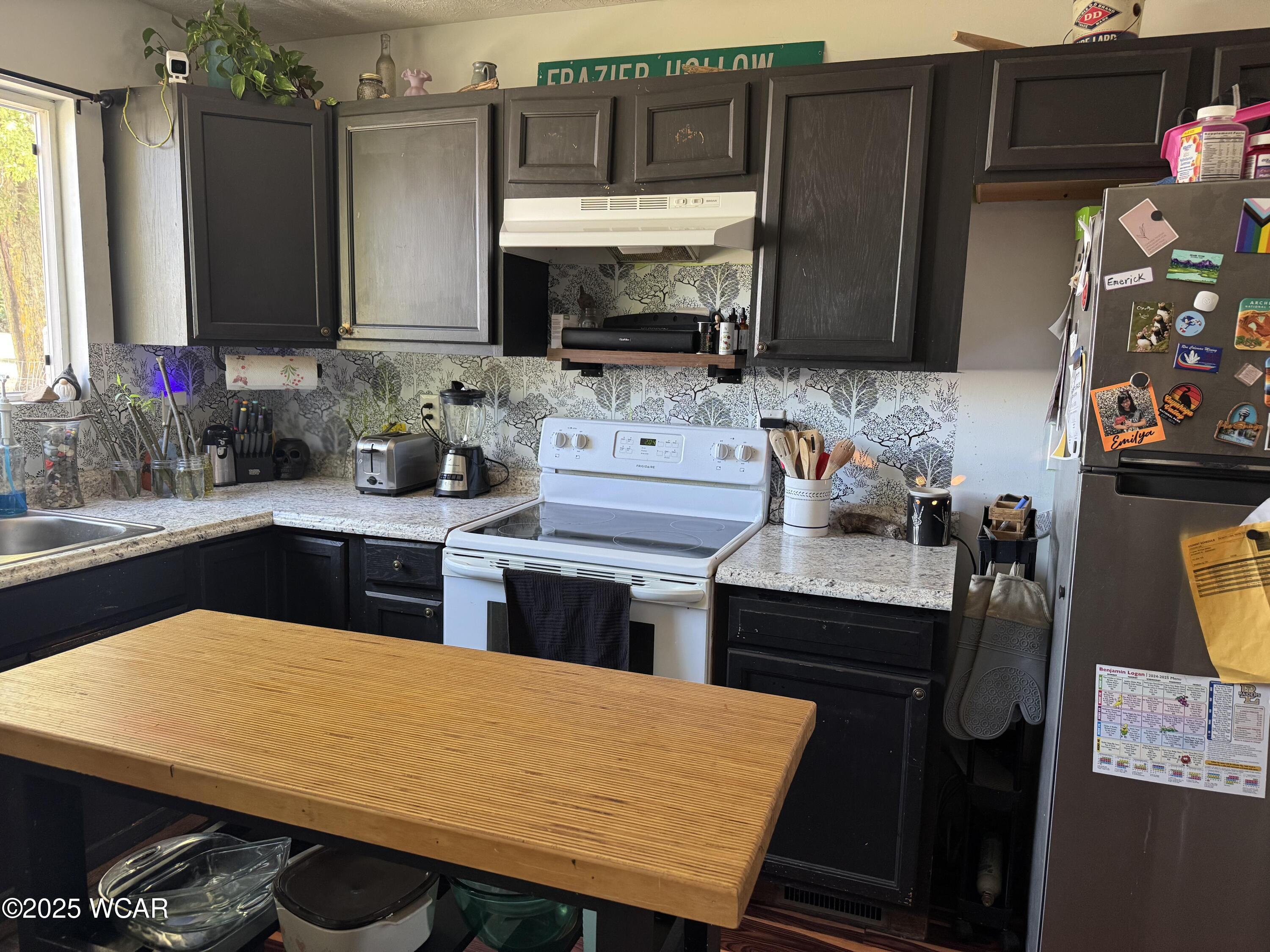 10423 Columbus Street, Middleburg, Ohio