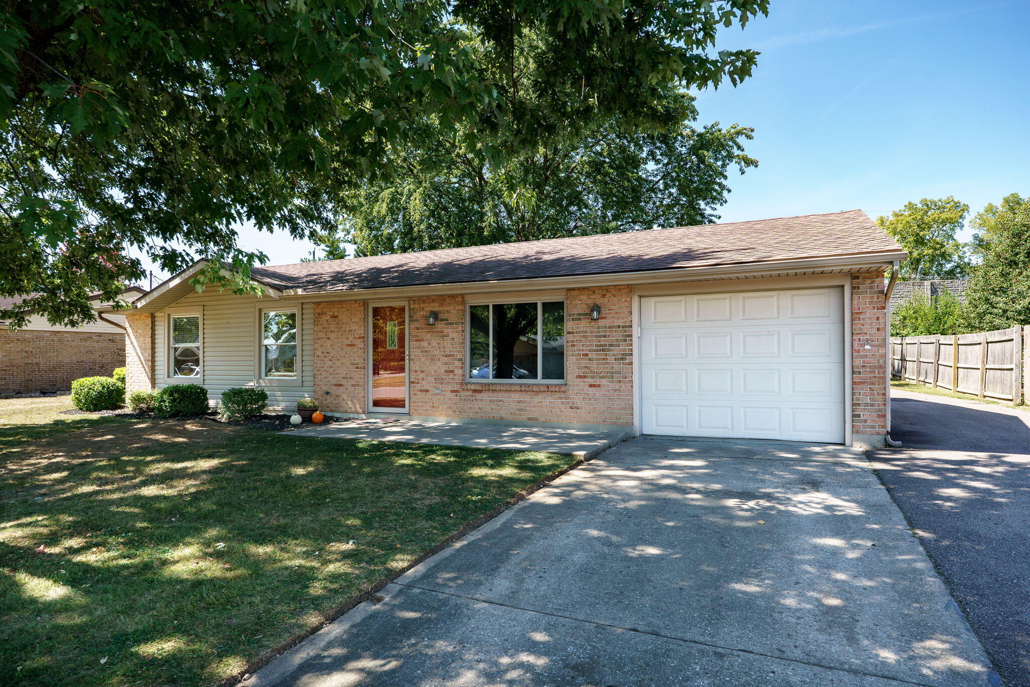 527 Bellaire Drive, Tipp City, Ohio 45371