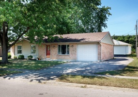 527 Bellaire Drive, Tipp City, Ohio 45371, 3 Bedrooms Bedrooms, ,1 BathroomBathrooms,Residential,For Sale,Bellaire,1041315