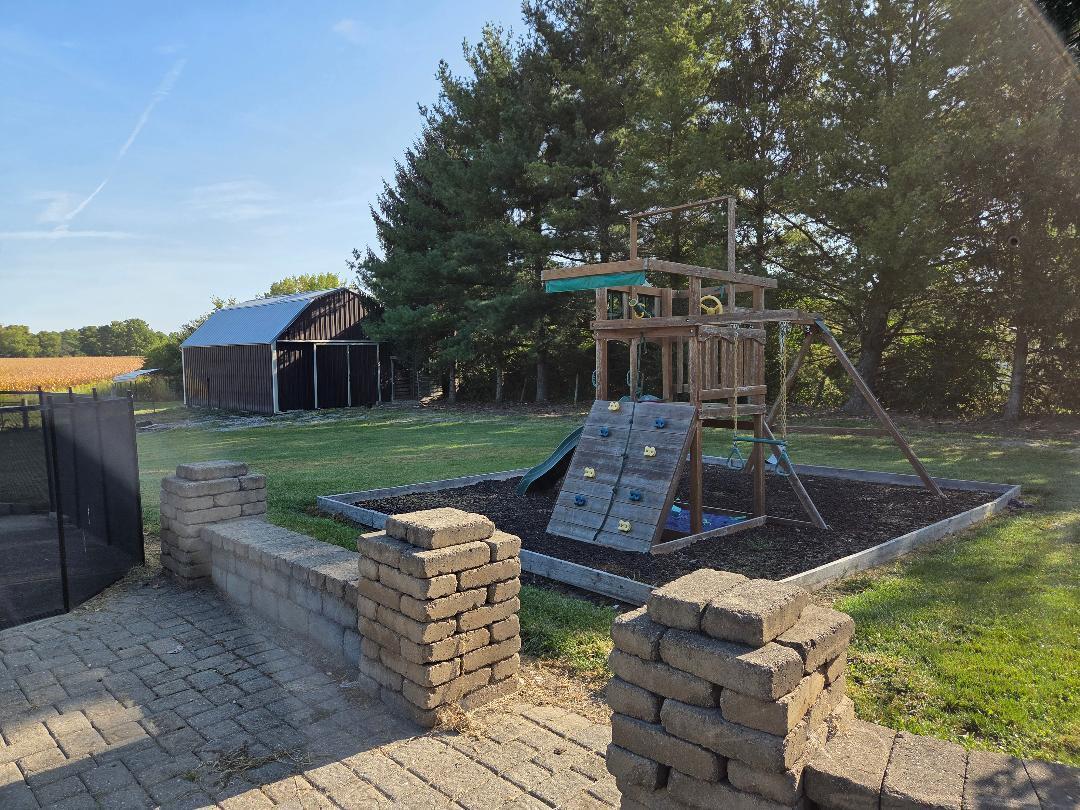 7524 Milton Carlisle Road, Springfield, Ohio 45504