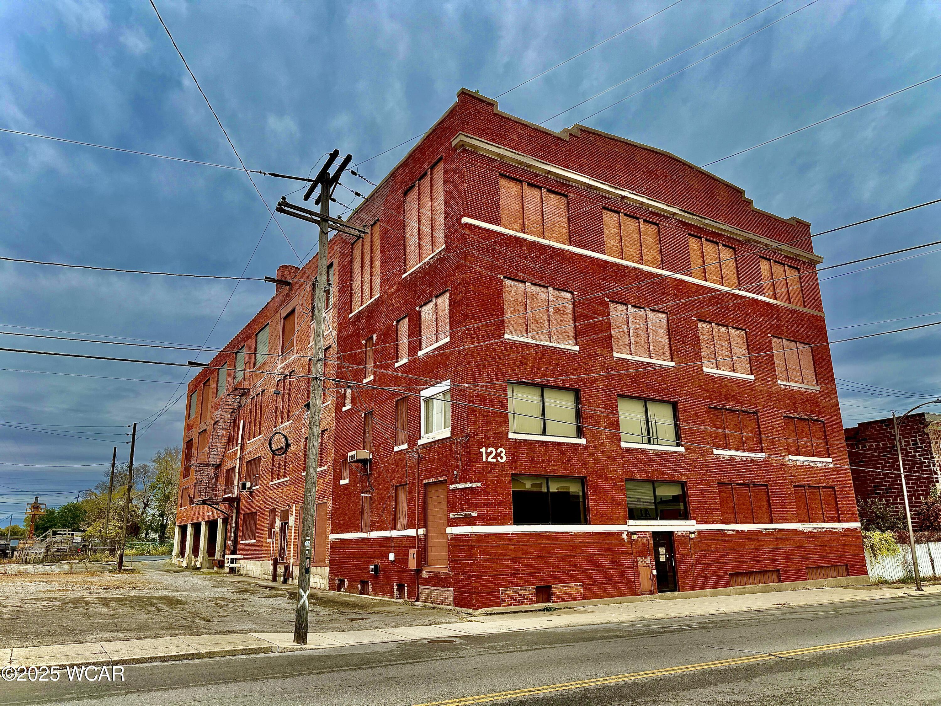 123 Wayne Street, Lima, Ohio