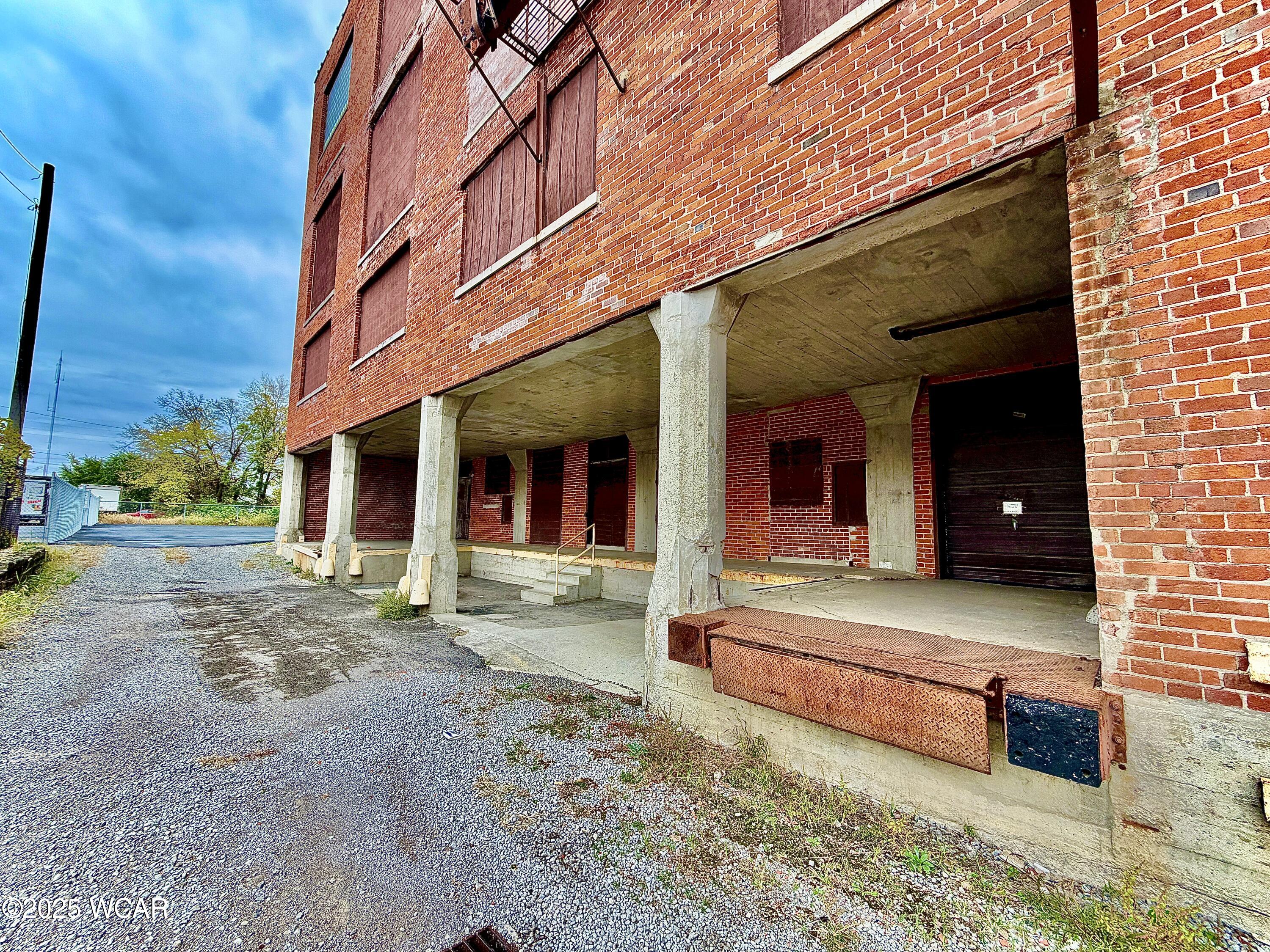 123 Wayne Street, Lima, Ohio