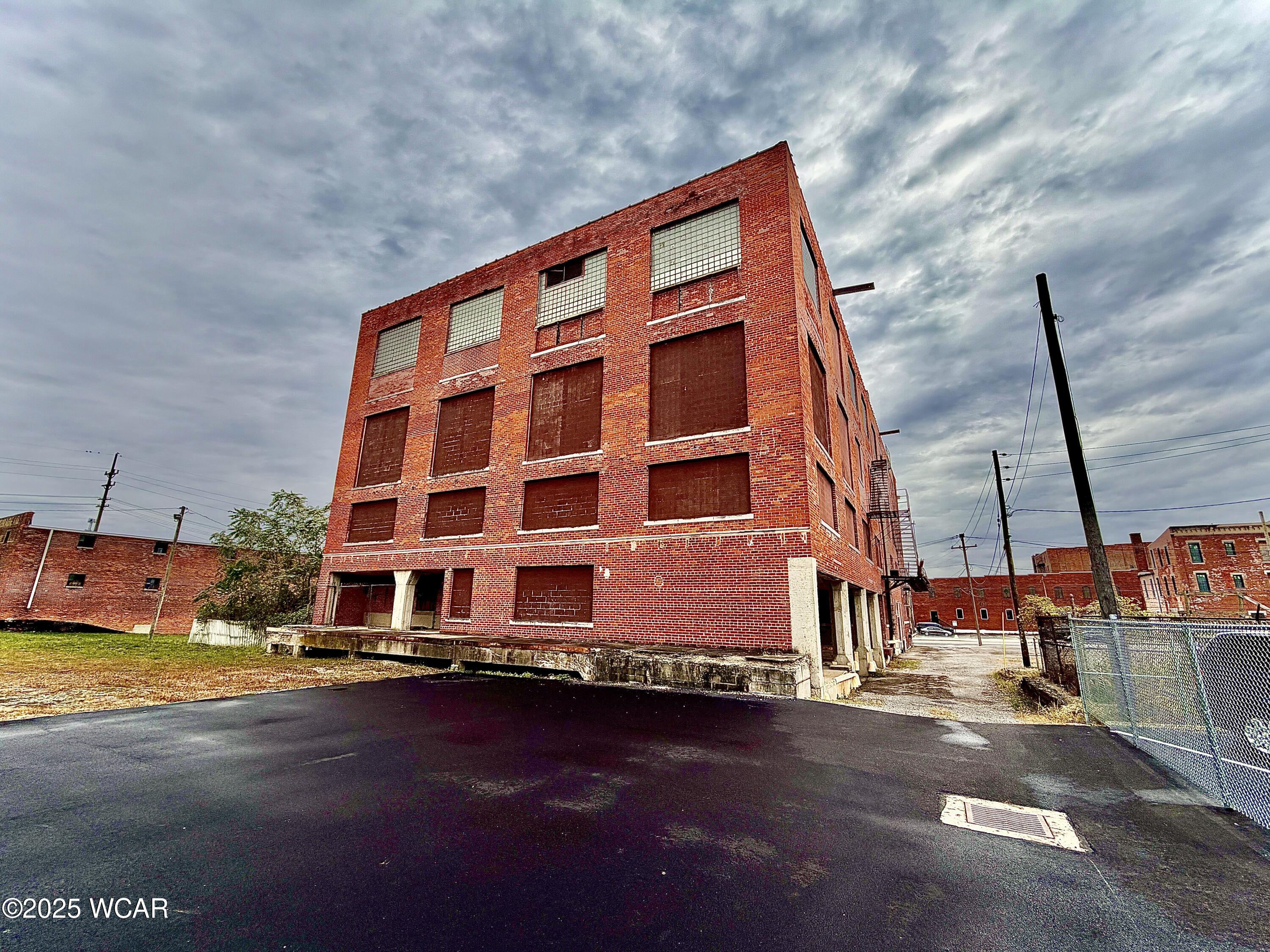 123 Wayne Street, Lima, Ohio