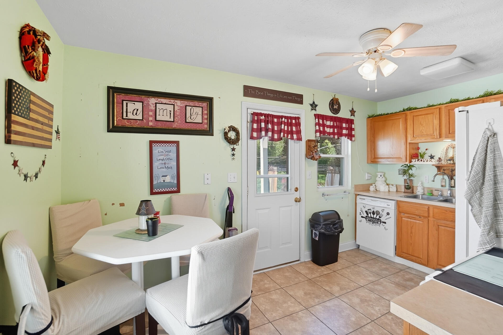 1716 Sweetbriar Lane, Springfield, Ohio 45505