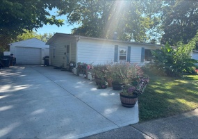 210 Prentice Drive, New Carlisle, Ohio 45344, 3 Bedrooms Bedrooms, ,1 BathroomBathrooms,Residential,For Sale,Prentice,1041337