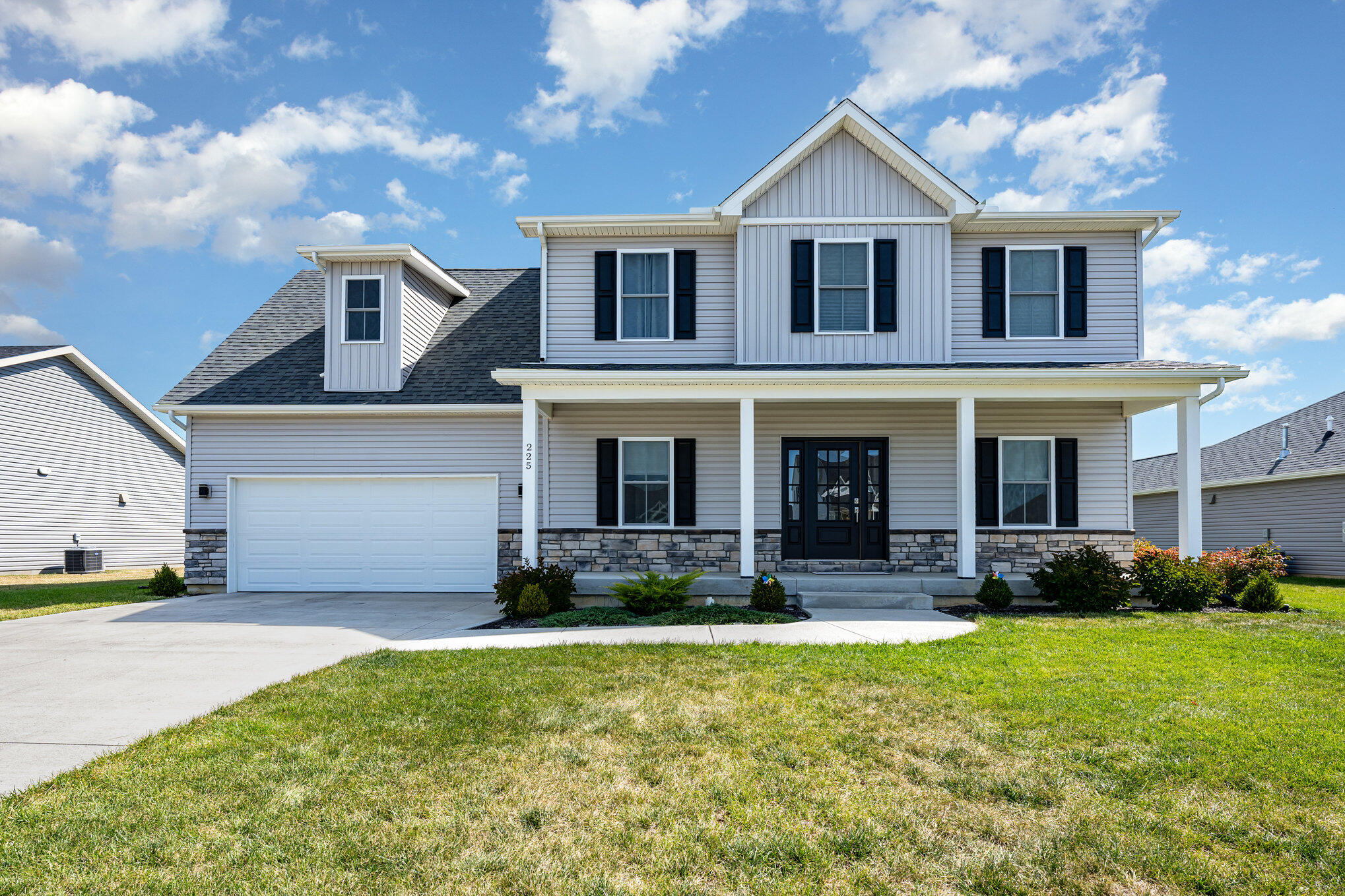 225 Fox Harbor Drive, Troy, Ohio 45373