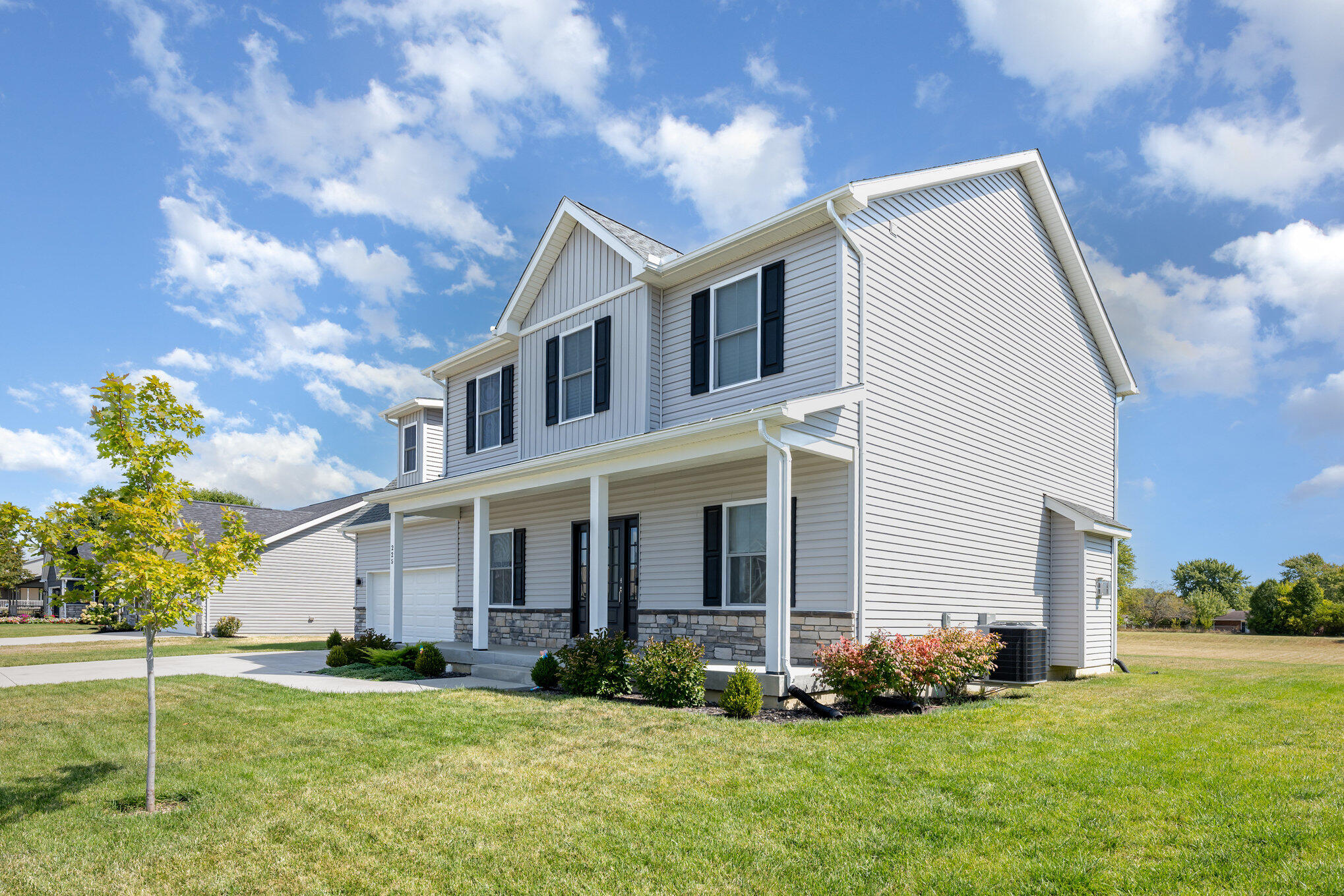 225 Fox Harbor Drive, Troy, Ohio 45373