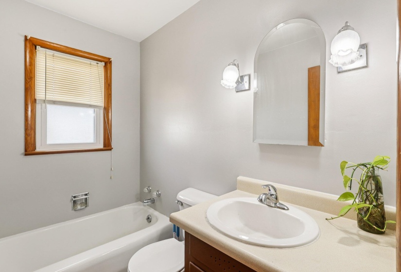 23-web-or-mls-Harrison Ave-S1109-023