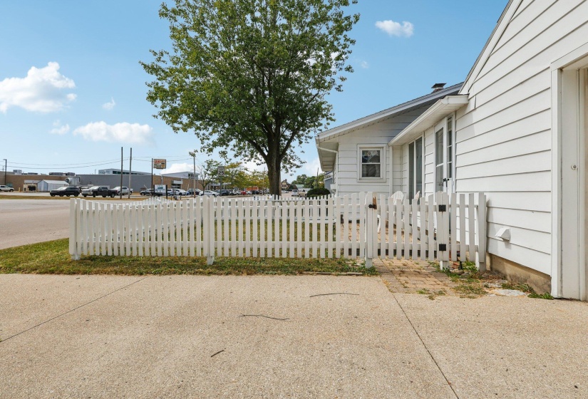 30-web-or-mls-Harrison Ave-S1109-030