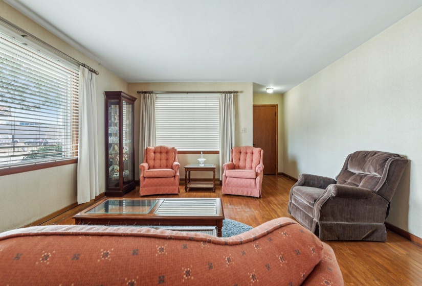 7-web-or-mls-Harrison Ave-S1109-007