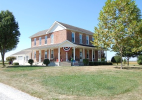 5882 Versailles Road, Piqua, Ohio 45356, 4 Bedrooms Bedrooms, ,2 BathroomsBathrooms,Residential,For Sale,Versailles,1041349