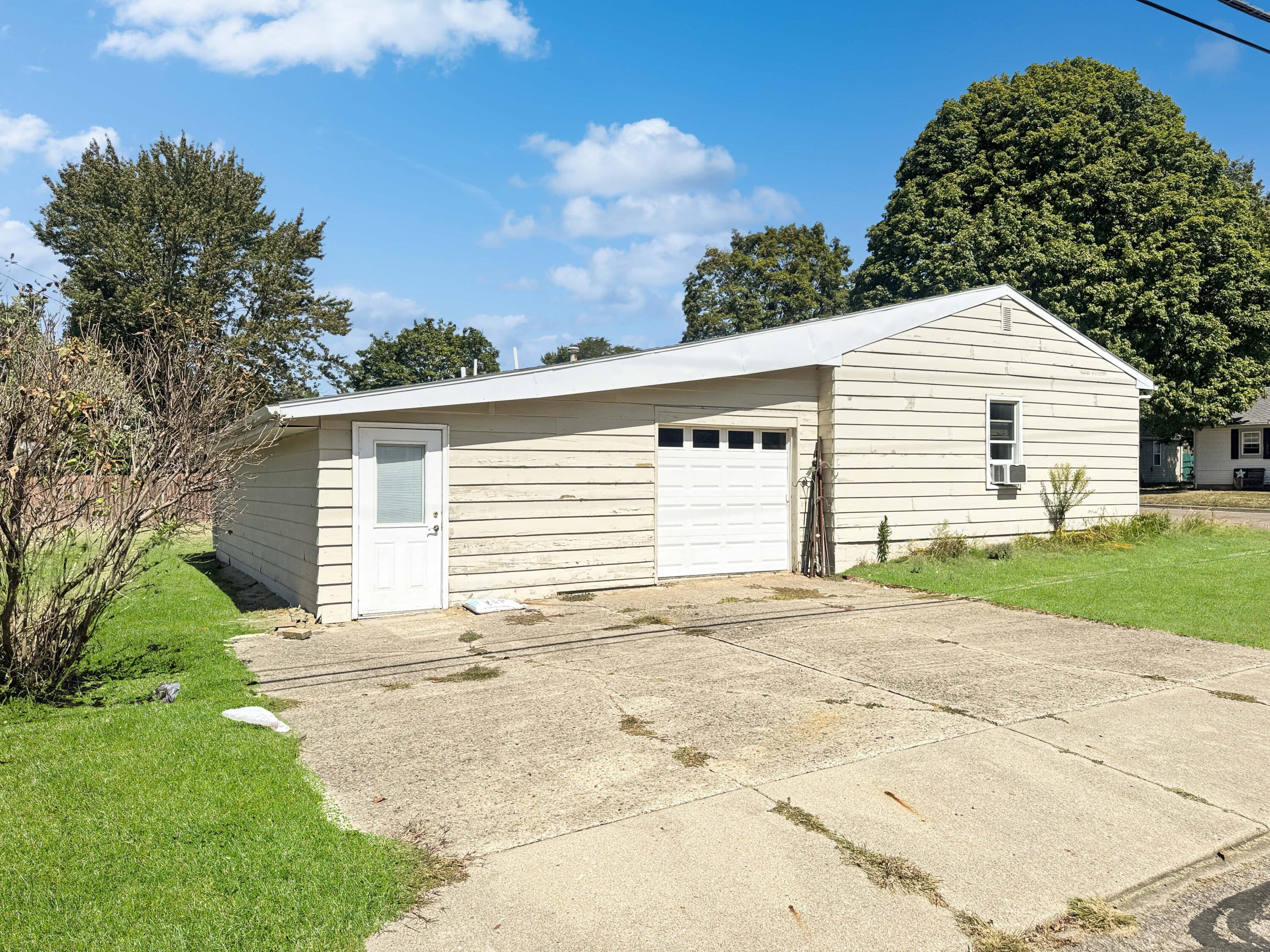 872 Eichelberger Drive, Urbana, Ohio 43078
