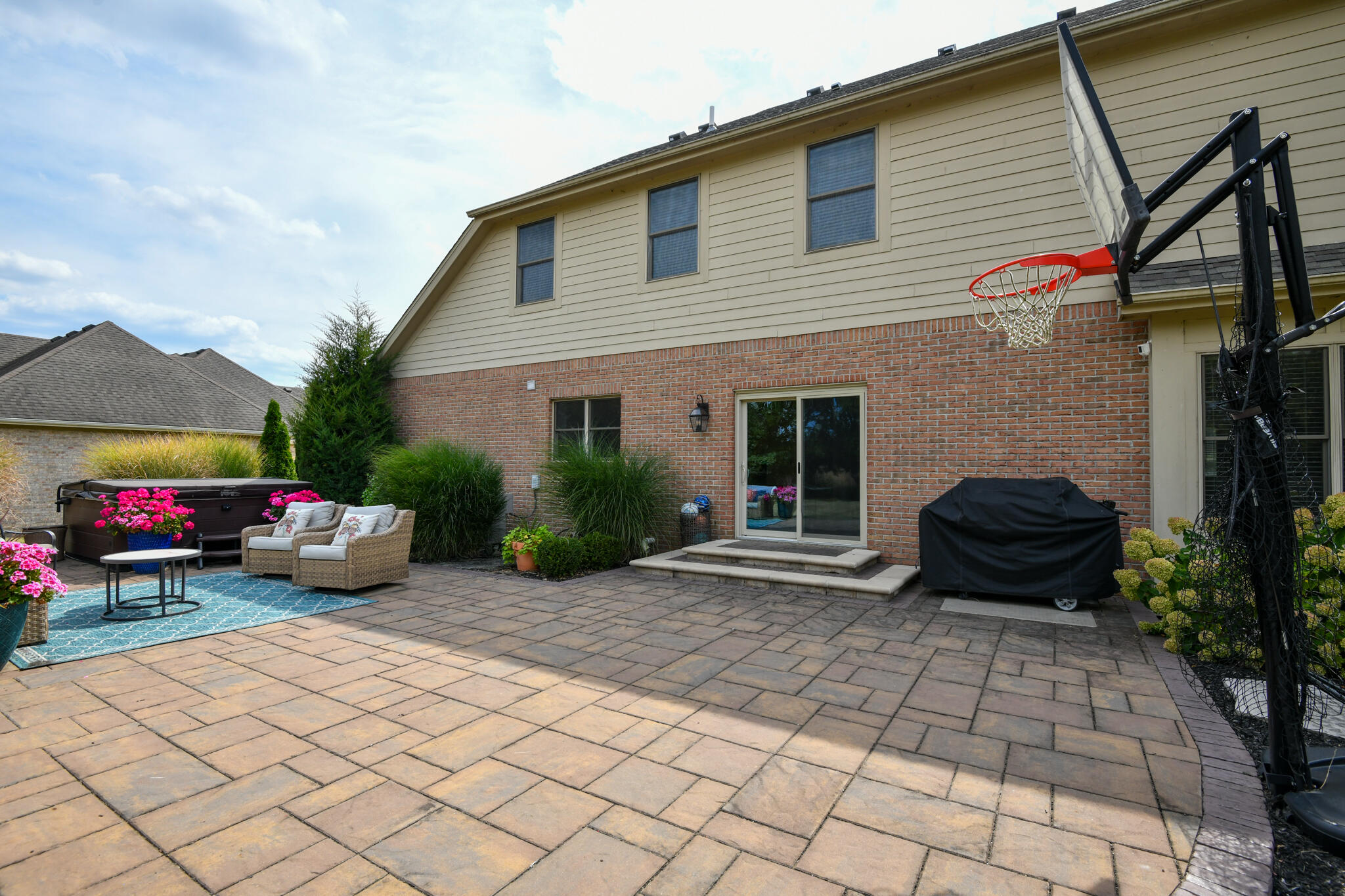 2791 Meadowpoint Drive, Troy, Ohio 45373
