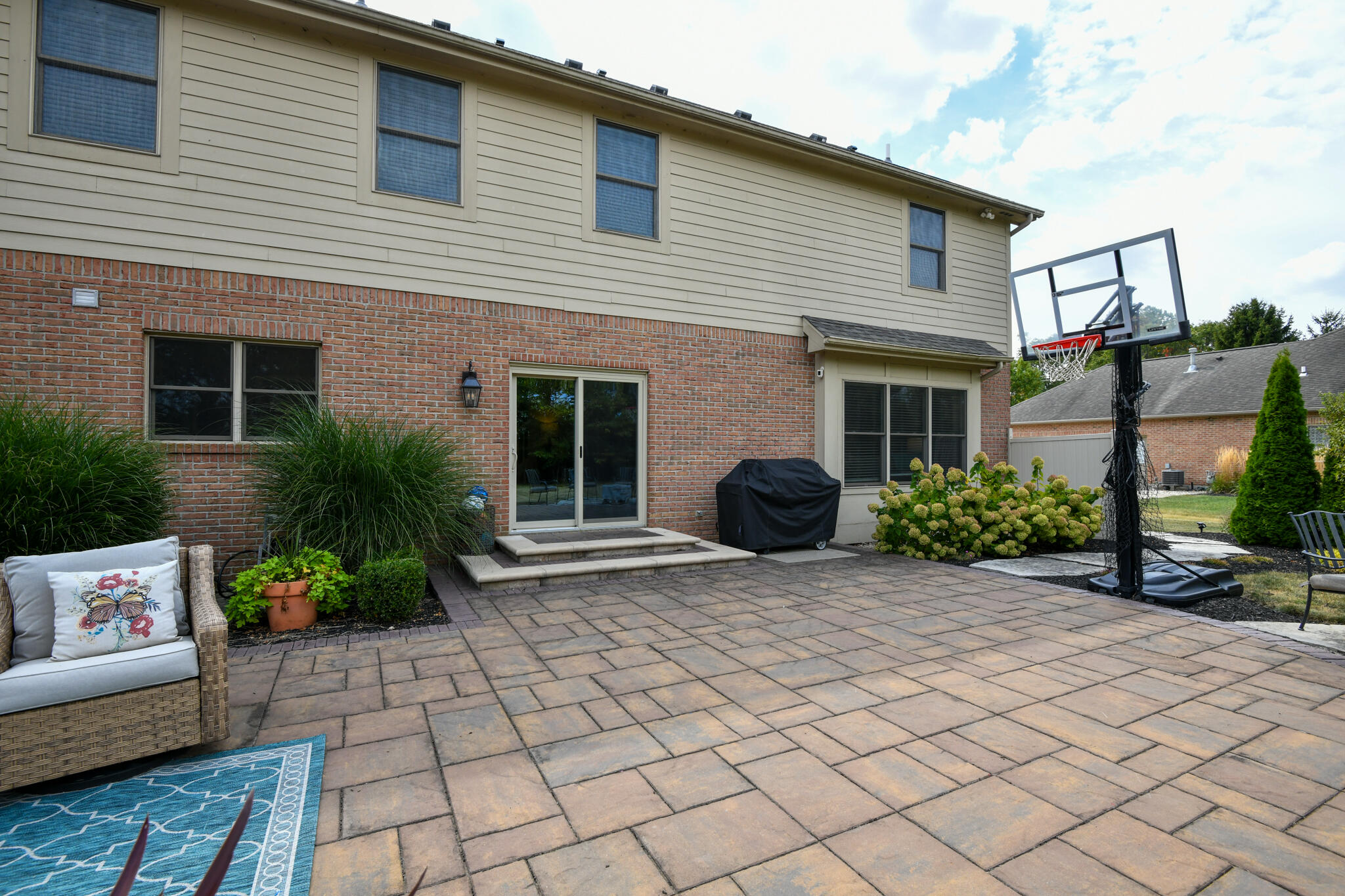 2791 Meadowpoint Drive, Troy, Ohio 45373