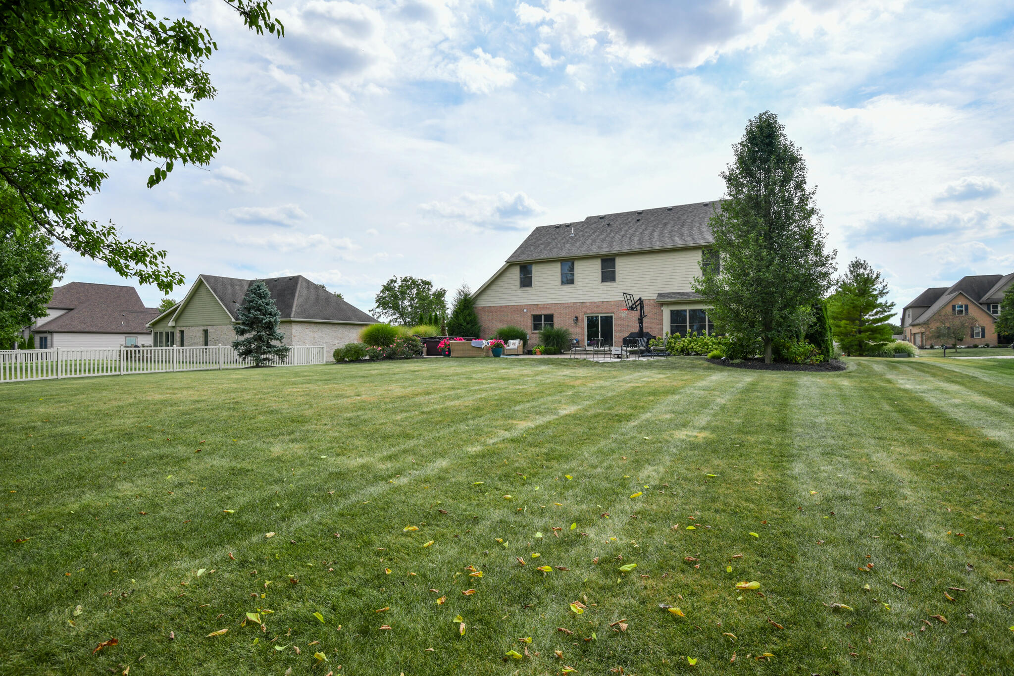 2791 Meadowpoint Drive, Troy, Ohio 45373