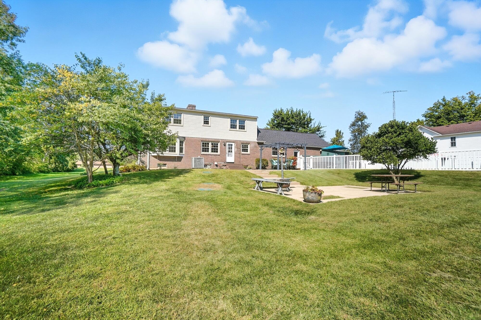 144 Bird Road, Springfield, Ohio 45505