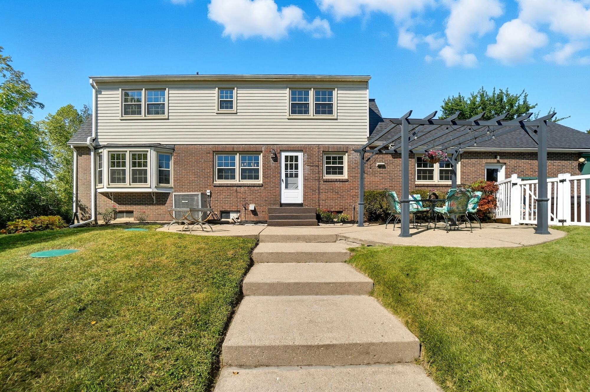 144 Bird Road, Springfield, Ohio 45505