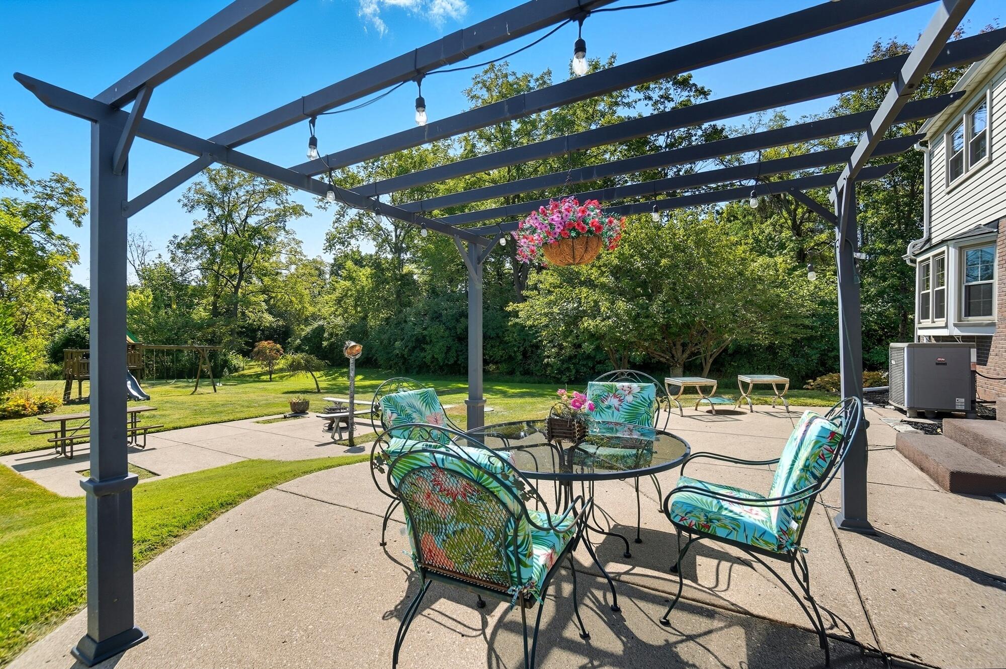 144 Bird Road, Springfield, Ohio 45505