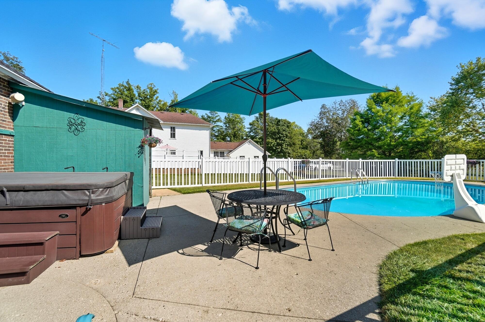144 Bird Road, Springfield, Ohio 45505