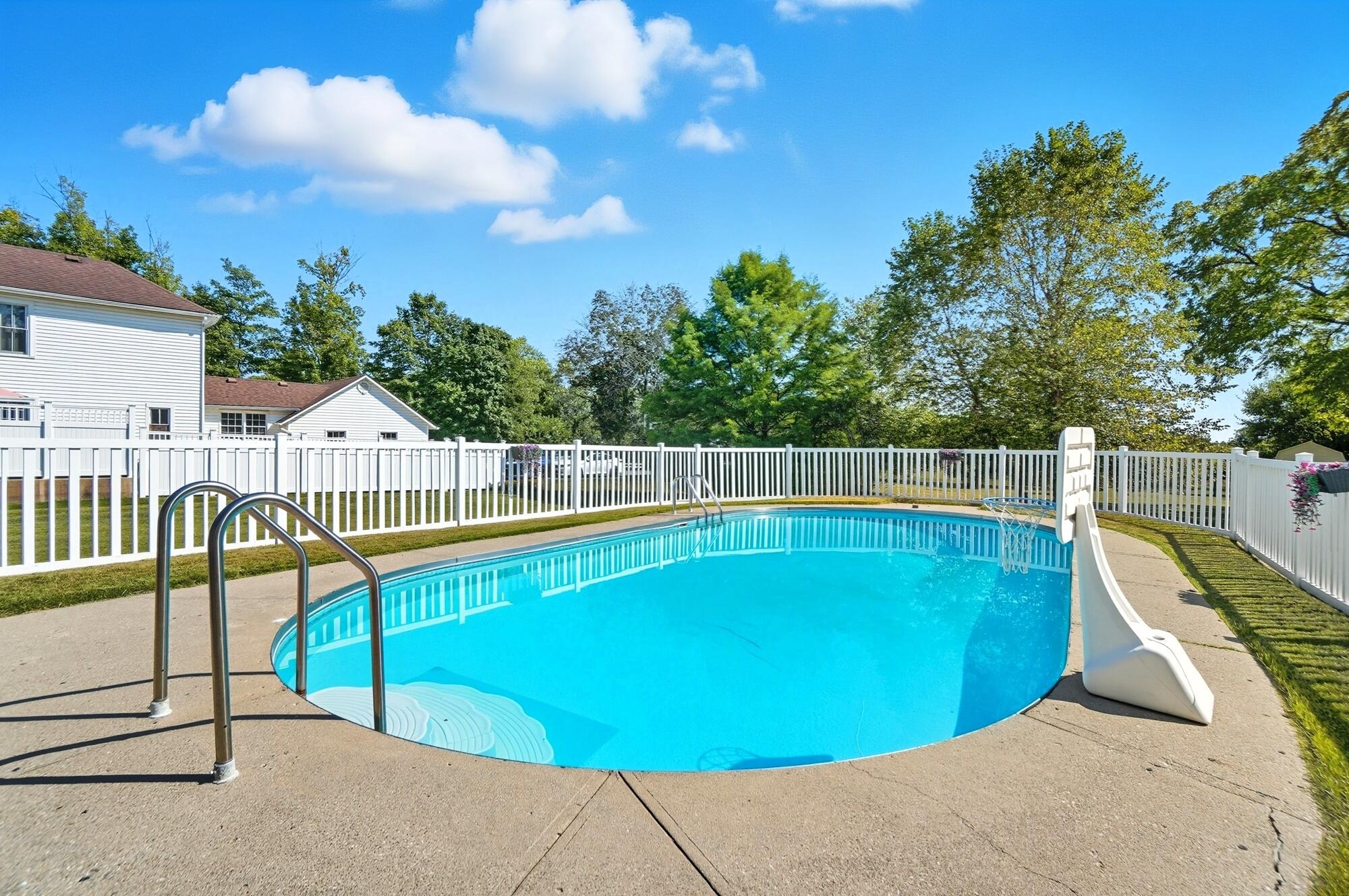 144 Bird Road, Springfield, Ohio 45505