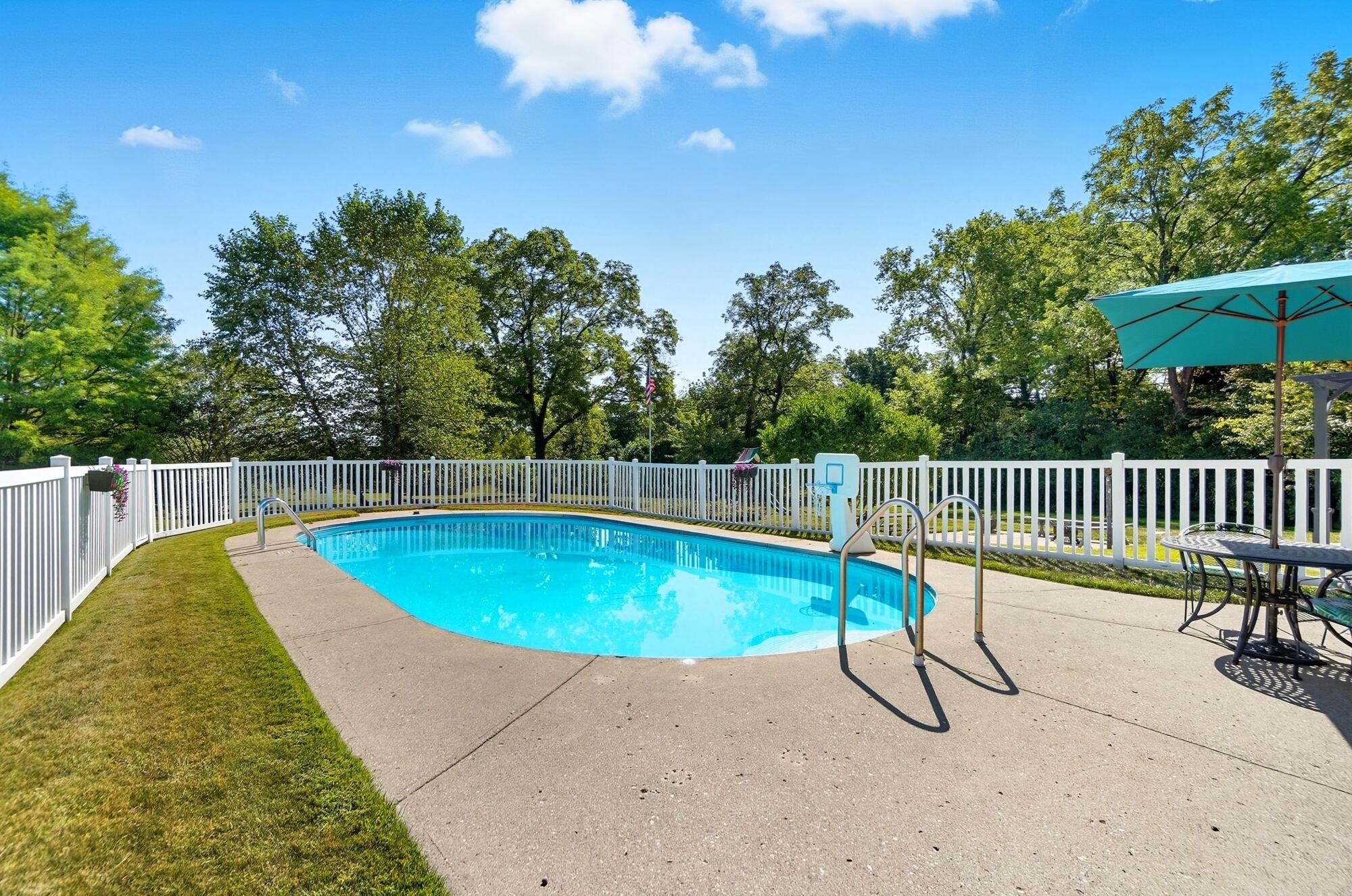 144 Bird Road, Springfield, Ohio 45505