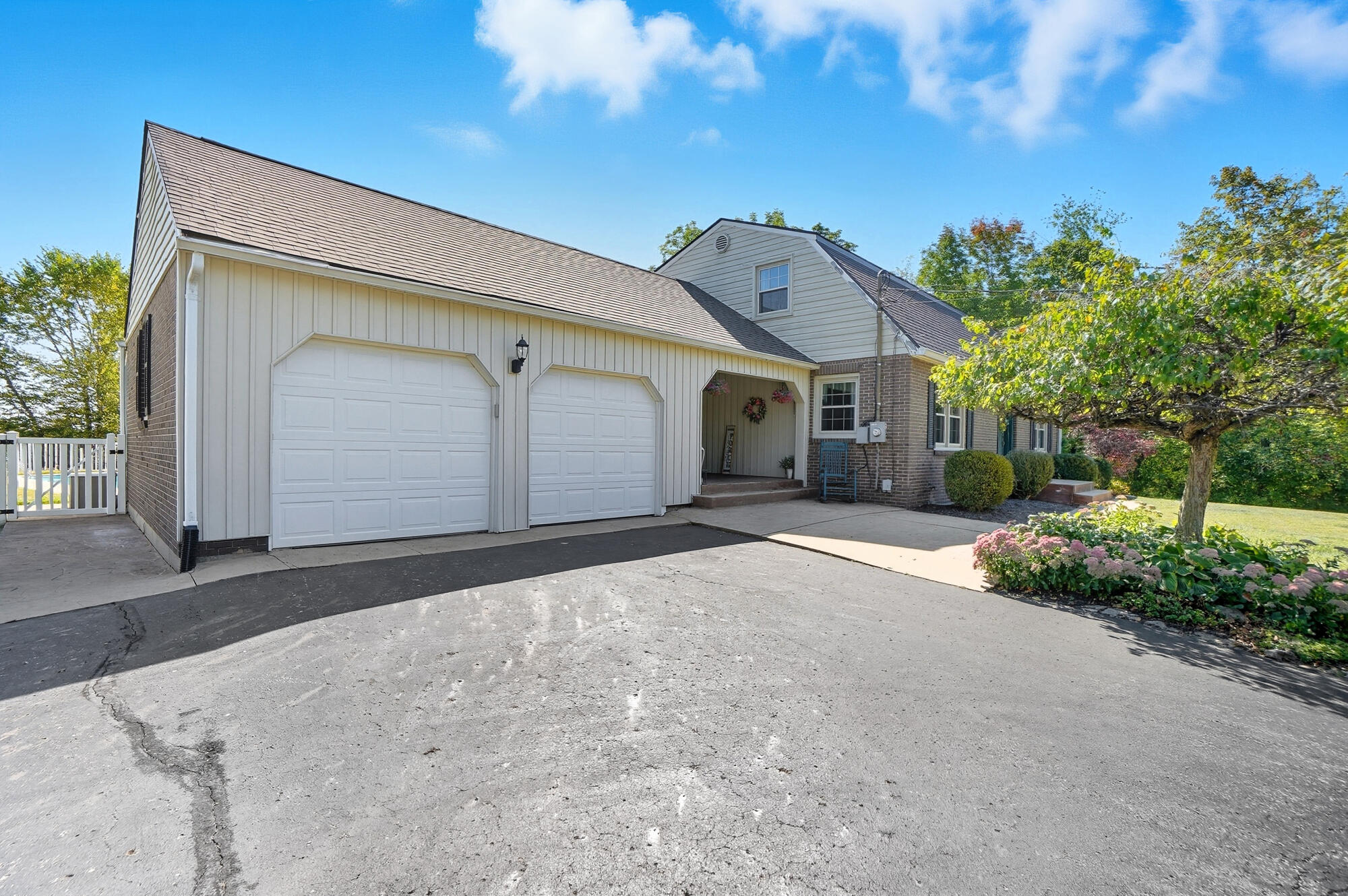 144 Bird Road, Springfield, Ohio 45505