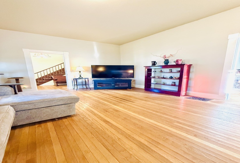 LIVING ROOM (3)