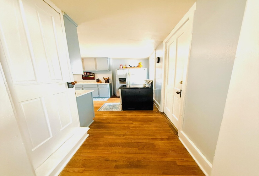 ENTRY KITCHEN