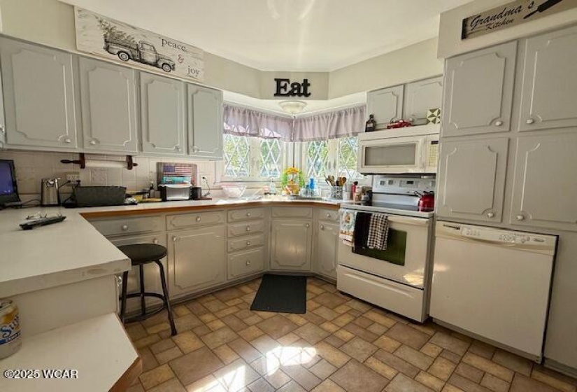 11927 Hillcrest Dr Drive, Kenton, Ohio, 3 Bedrooms Bedrooms, ,2 BathroomsBathrooms,Residential,For Sale,Hillcrest Dr,308218