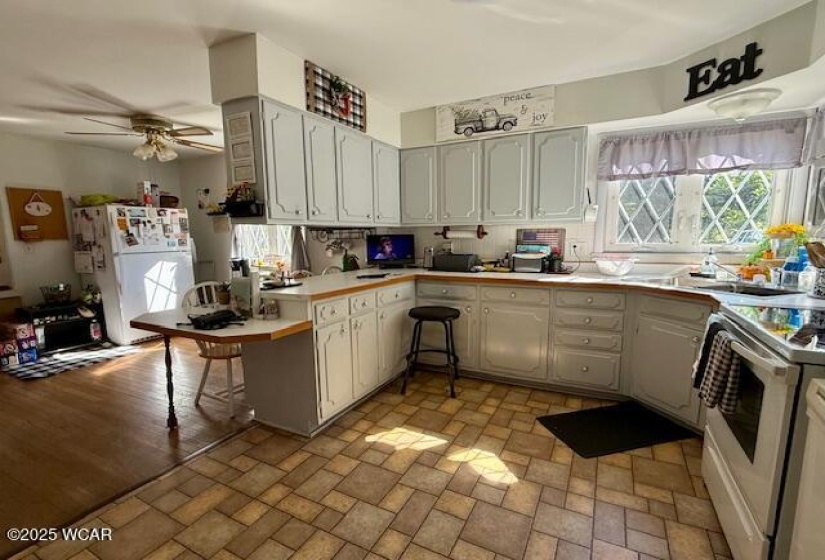 11927 Hillcrest Dr Drive, Kenton, Ohio, 3 Bedrooms Bedrooms, ,2 BathroomsBathrooms,Residential,For Sale,Hillcrest Dr,308218