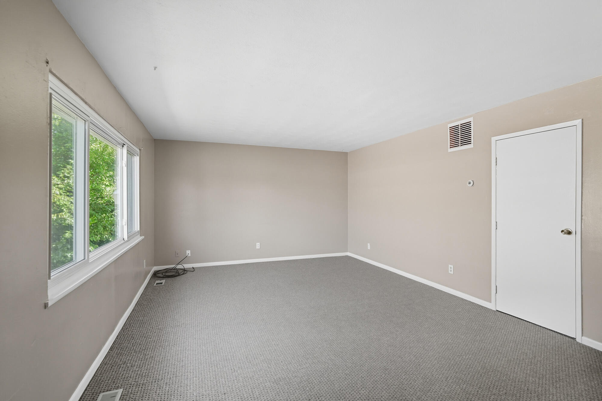 2216 Iroquois Street, Springfield, Ohio 45506