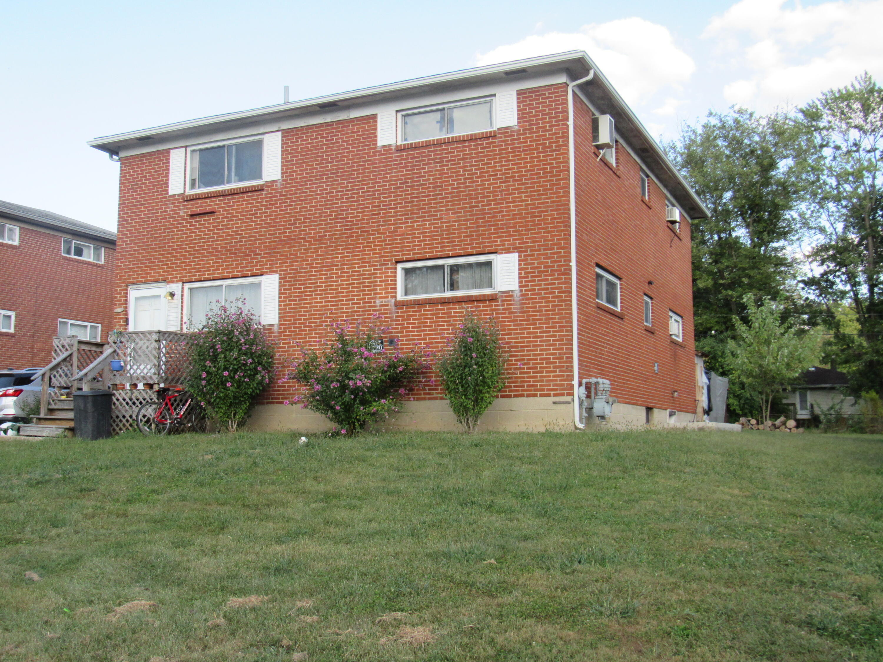 2240 Iroquois Avenue, Springfield, Ohio 45506