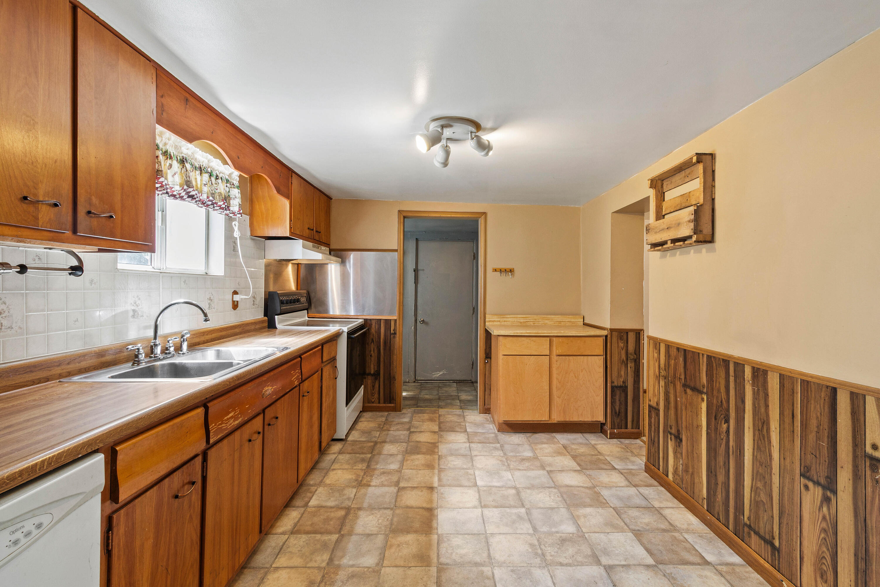 320 Freeman Avenue, Urbana, Ohio 43078